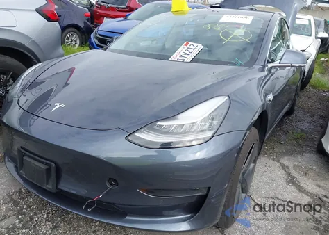 2020 Tesla Model 3 Long Range Dual Motor All-Wheel Drive z USA, uszkodzony, nr VIN 5YJ3E1EB1LF800777